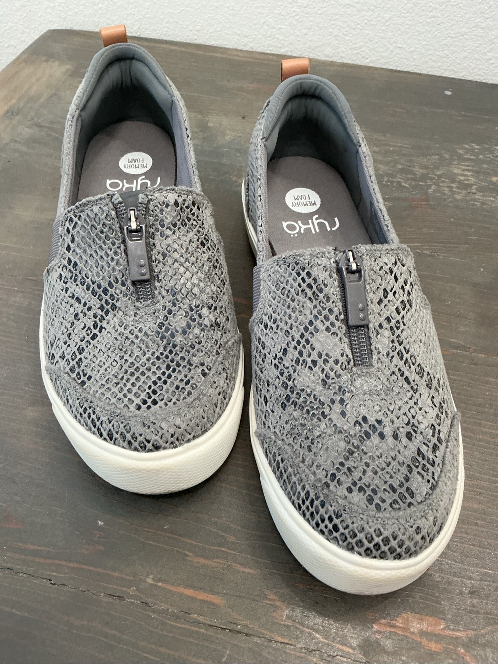 Ryka Vivvi Slip On Sneakers Gray Snake Print Zip Memory Foam Size 7